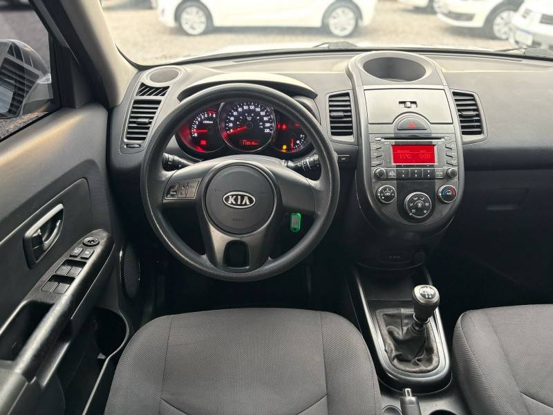 KIA MOTORS - SOUL - 2010/2010 - Prata - R$ 41.900,00