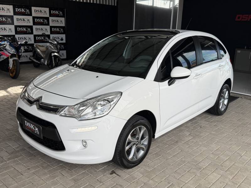 CITROËN - C3 - 2017/2018 - Branca - R$ 49.900,00