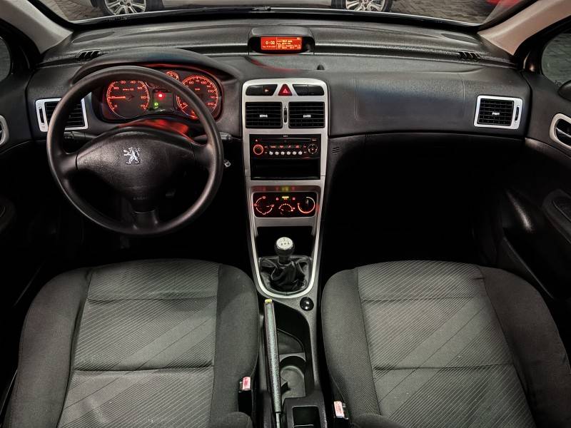 PEUGEOT - 307 - 2009/2010 - Prata - R$ 29.900,00