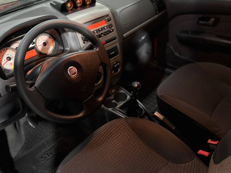 FIAT - STRADA - 2012/2012 - Vermelha - R$ 52.900,00