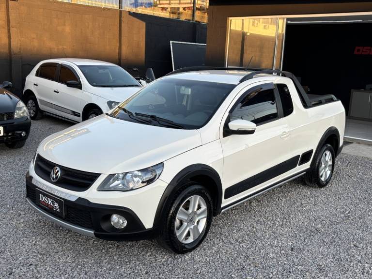 VOLKSWAGEN - SAVEIRO - 2013/2013 - Branca - R$ 55.900,00