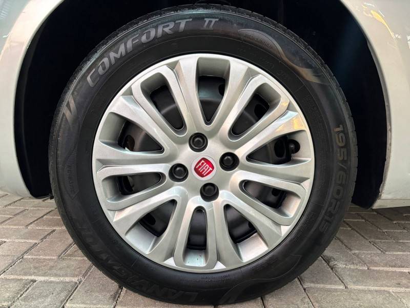 FIAT - PUNTO - 2011/2011 - Prata - R$ 35.900,00