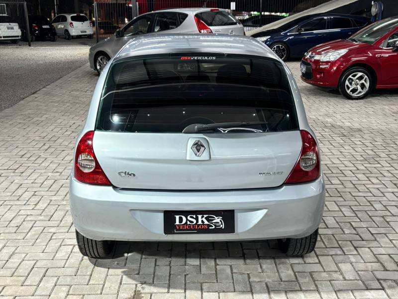 RENAULT - CLIO - 2006/2006 - Prata - R$ 20.900,00