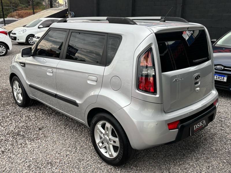KIA MOTORS - SOUL - 2010/2010 - Prata - R$ 41.900,00