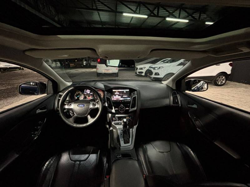 FORD - FOCUS - 2015/2015 - Azul - R$ 61.900,00