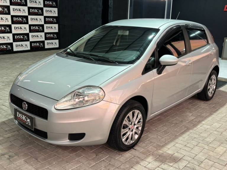 FIAT - PUNTO - 2011/2011 - Prata - R$ 35.900,00