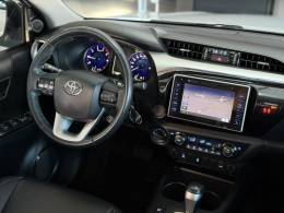 TOYOTA - HILUX - 2016/2017 - Branca - R$ 177.900,00