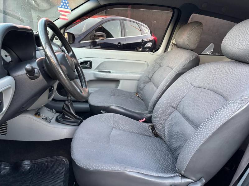 RENAULT - CLIO - 2006/2006 - Prata - R$ 19.900,00