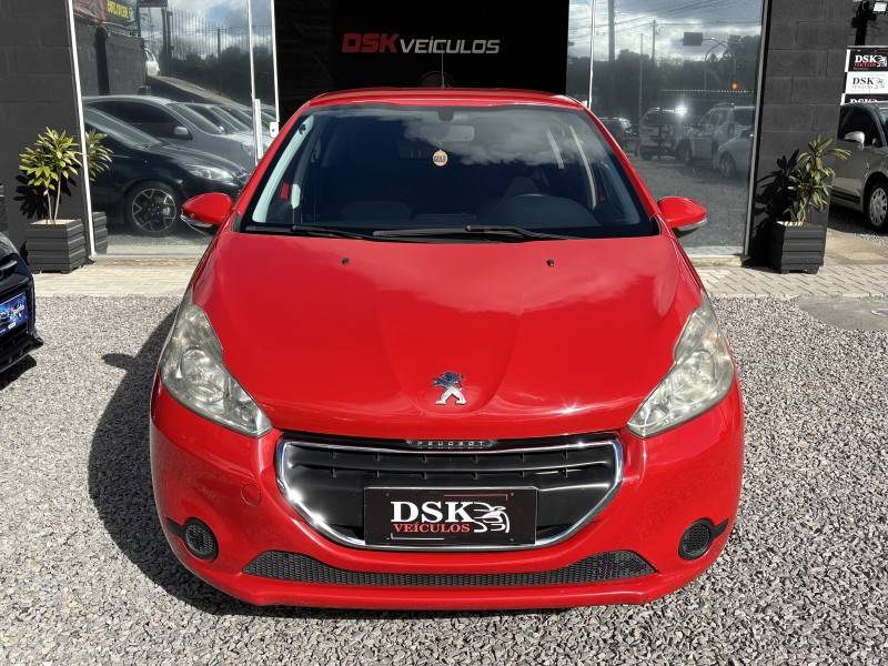PEUGEOT - 208 - 2013/2014 - Vermelha - R$ 37.900,00