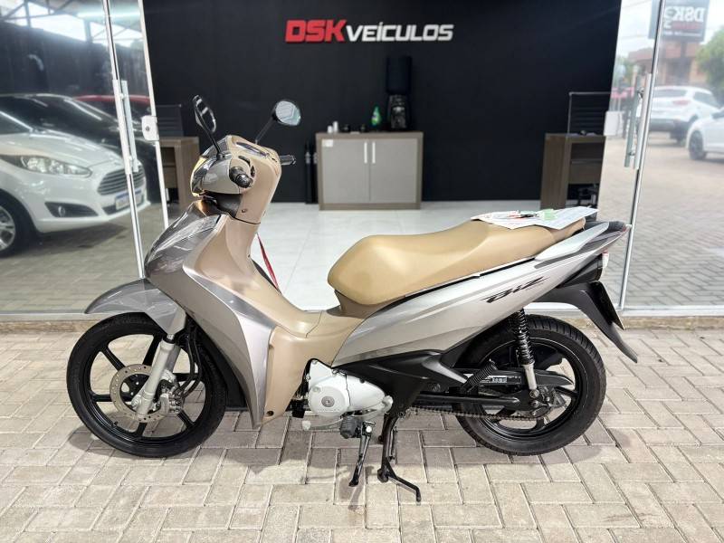 HONDA - BIZ 125 - 2019/2019 - Branca - R$ 14.900,00