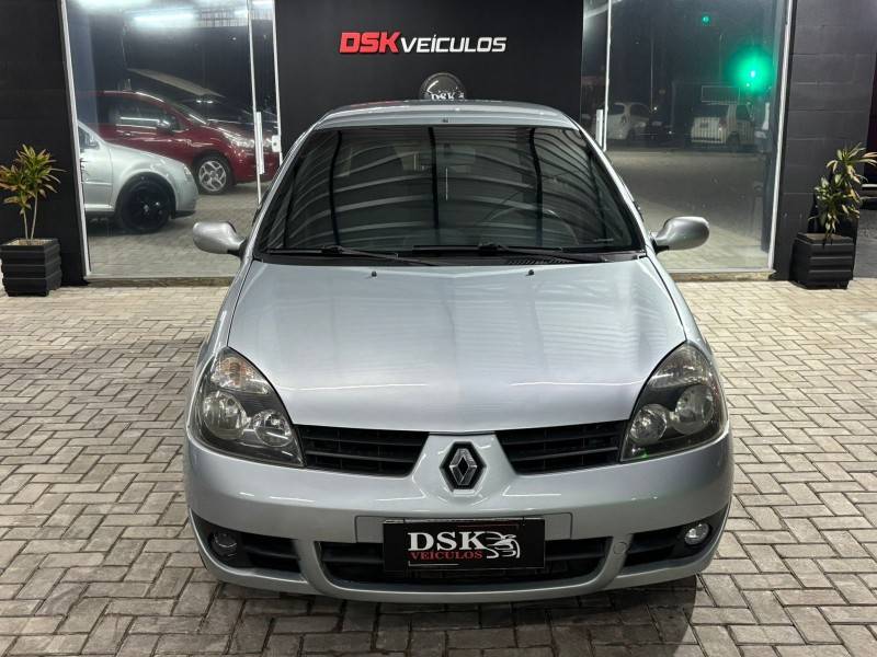 RENAULT - CLIO - 2006/2006 - Prata - R$ 20.900,00