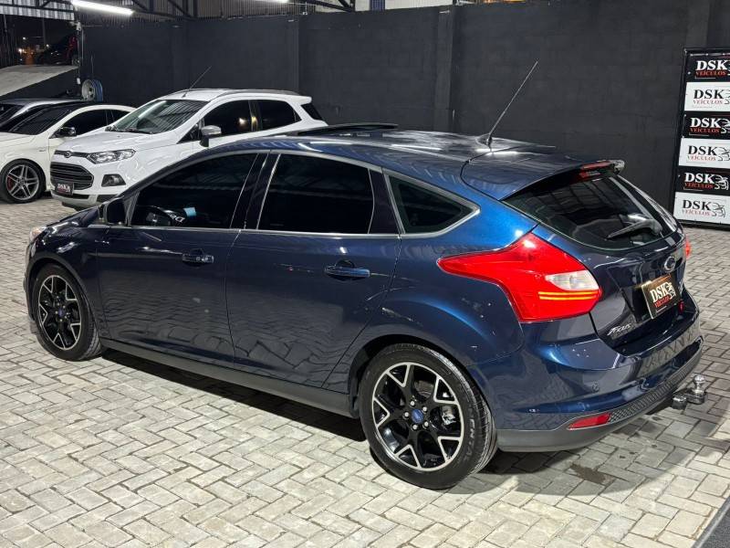 FORD - FOCUS - 2015/2015 - Azul - R$ 61.900,00