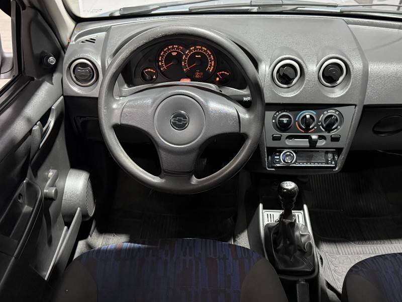 CHEVROLET - CELTA - 2007/2007 - Prata - R$ 19.900,00