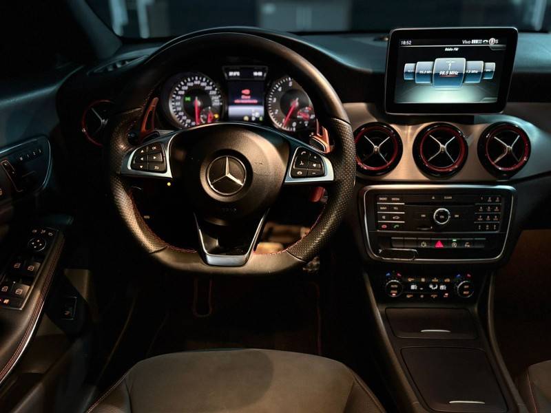 MERCEDES-BENZ - CLA 250 - 2015/2015 - Branca - R$ 145.900,00