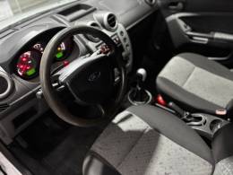FORD - FIESTA - 2014/2014 - Branca - R$ 37.900,00