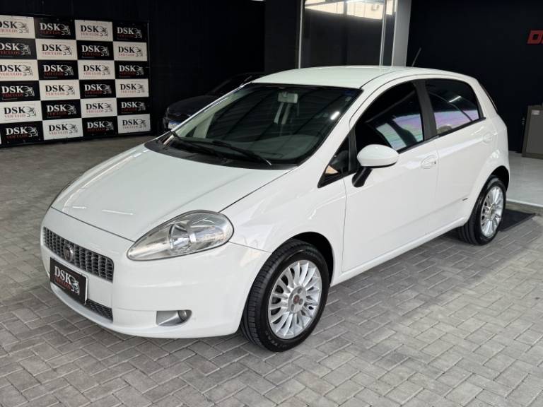 FIAT - PUNTO - 2010/2010 - Branca - R$ 34.900,00