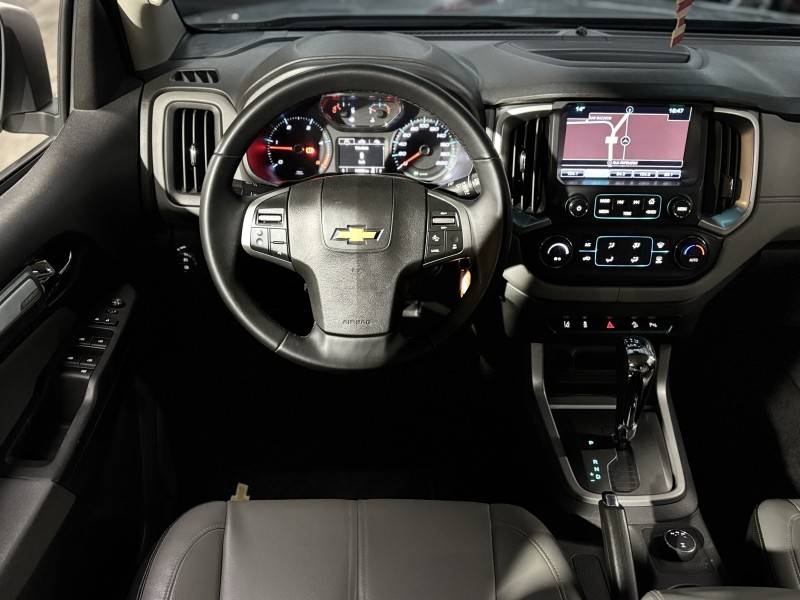 CHEVROLET - S10 - 2017/2018 - Prata - R$ 154.900,00