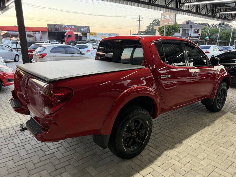 MITSUBISHI - L200 TRITON - 2012/2012 - Vermelha - R$ 109.900,00