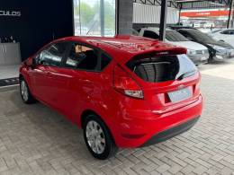 FORD - FIESTA - 2014/2015 - Vermelha - R$ 43.900,00