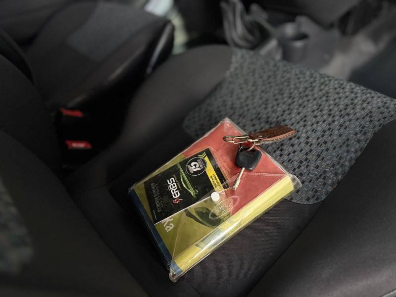 FORD - KA - 2011/2012 - Branca - R$ 25.900,00