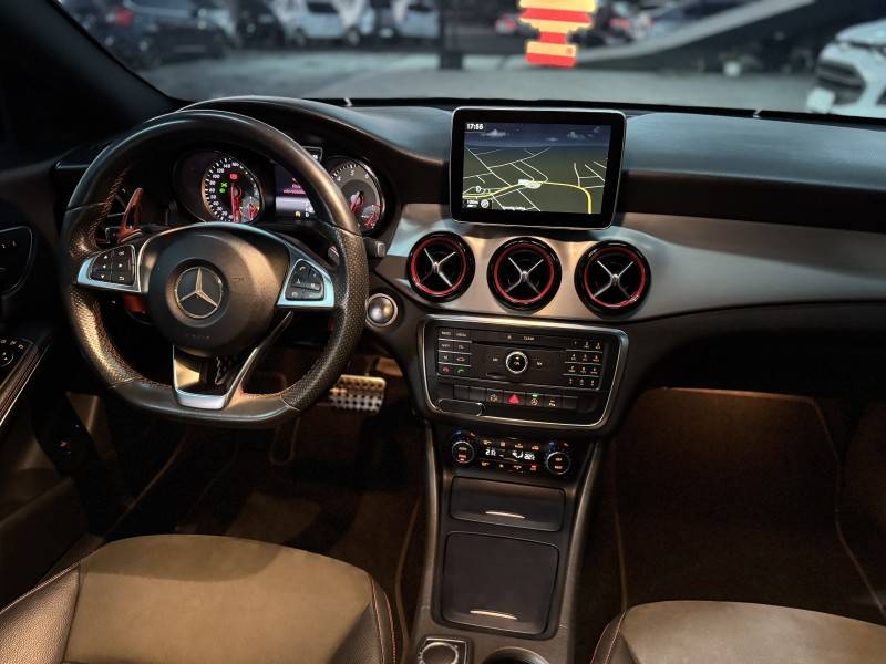 MERCEDES-BENZ - CLA 250 - 2015/2015 - Branca - R$ 149.900,00
