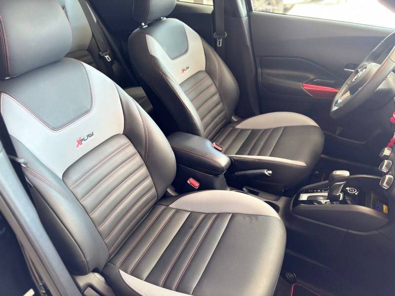 NISSAN - KICKS - 2023/2024 - Preta - R$ 115.900,00