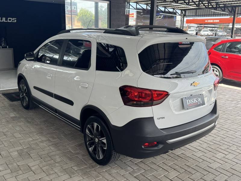 CHEVROLET - SPIN - 2020/2020 - Branca - R$ 77.900,00