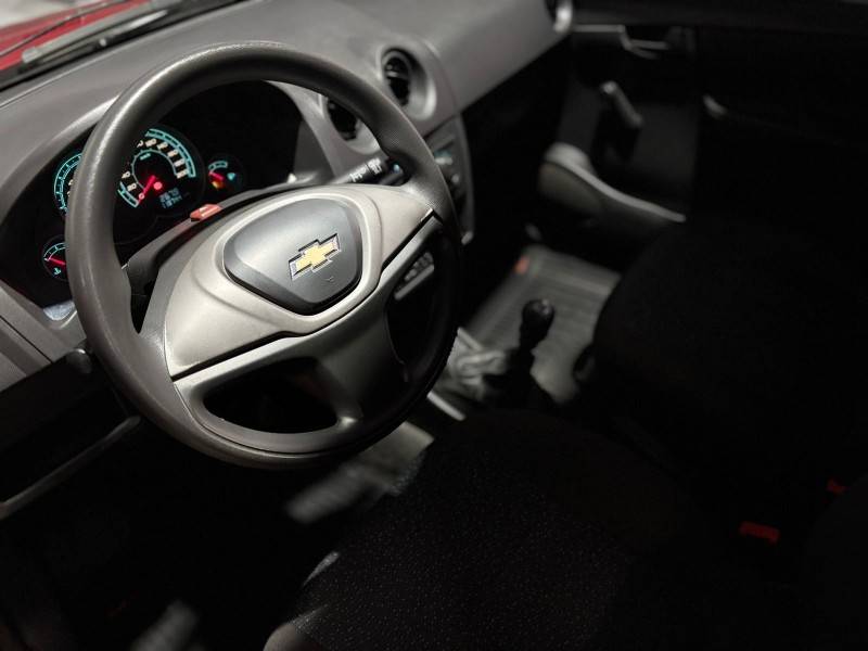 CHEVROLET - CELTA - 2013/2013 - Vermelha - R$ 27.900,00