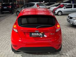 FORD - FIESTA - 2015/2015 - Vermelha - R$ 46.900,00