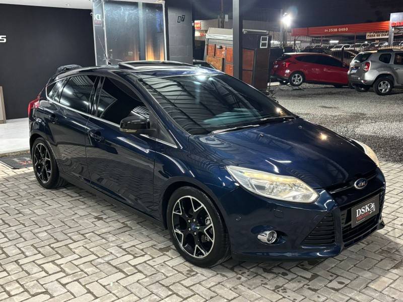 FORD - FOCUS - 2015/2015 - Azul - R$ 61.900,00