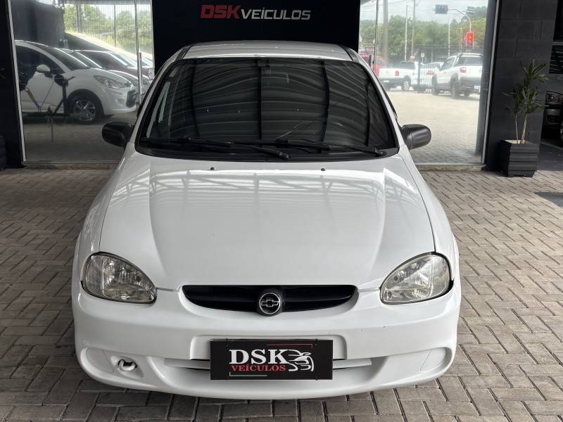 CHEVROLET - CLASSIC - 2004/2005 - Branca - R$ 19.900,00