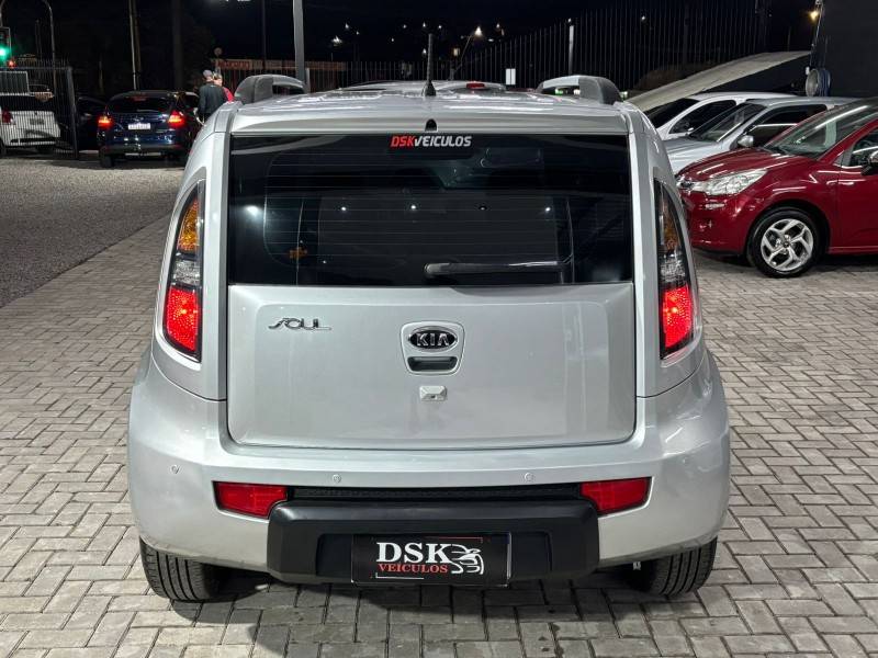 KIA MOTORS - SOUL - 2010/2010 - Prata - R$ 41.900,00