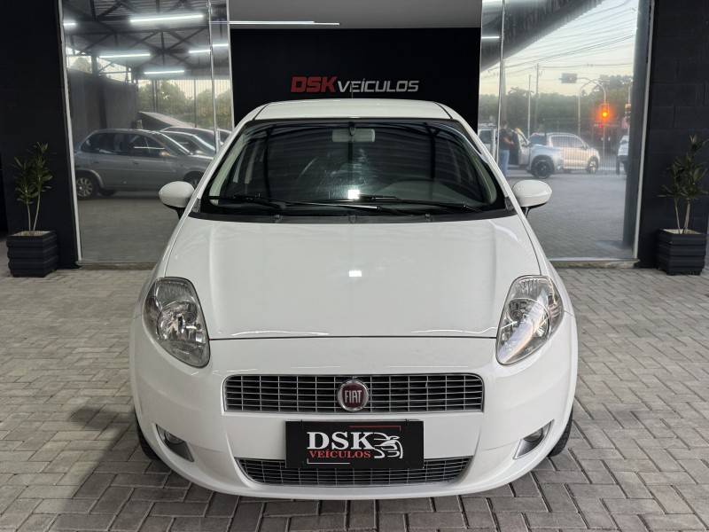FIAT - PUNTO - 2010/2010 - Branca - R$ 34.900,00