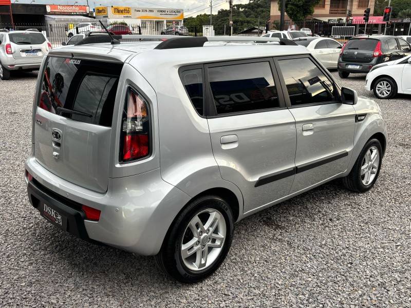 KIA MOTORS - SOUL - 2010/2010 - Prata - R$ 41.900,00