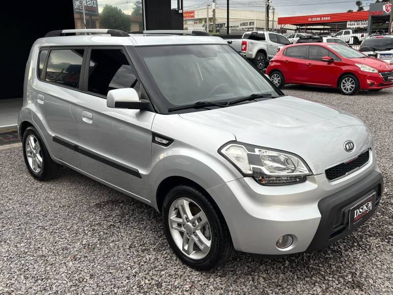 KIA MOTORS - SOUL - 2010/2010 - Prata - R$ 41.900,00