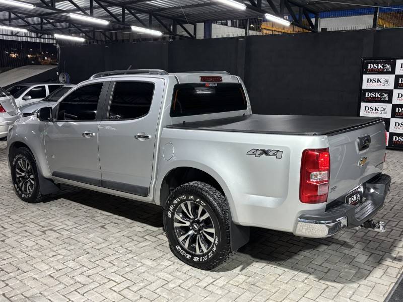CHEVROLET - S10 - 2017/2018 - Prata - R$ 154.900,00