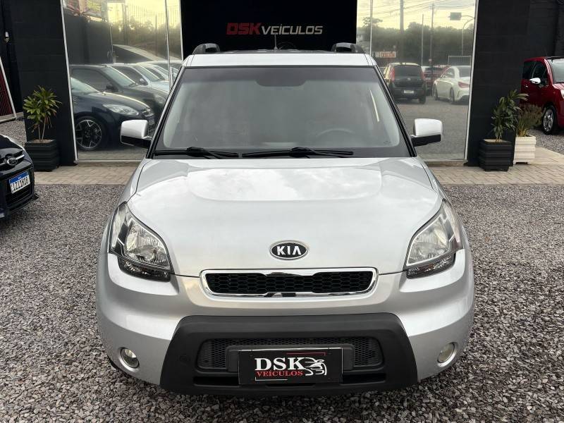 KIA MOTORS - SOUL - 2010/2010 - Prata - R$ 41.900,00