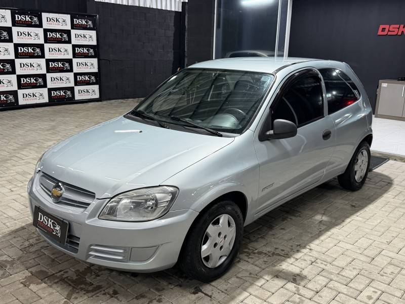 CHEVROLET - CELTA - 2007/2007 - Prata - R$ 19.900,00