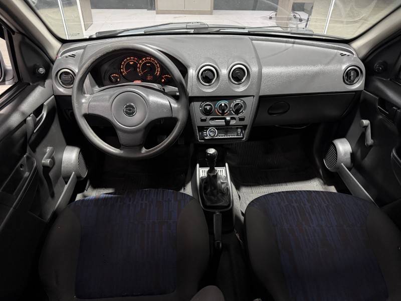 CHEVROLET - CELTA - 2007/2007 - Prata - R$ 19.900,00