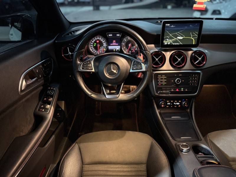 MERCEDES-BENZ - CLA 250 - 2015/2015 - Branca - R$ 149.900,00