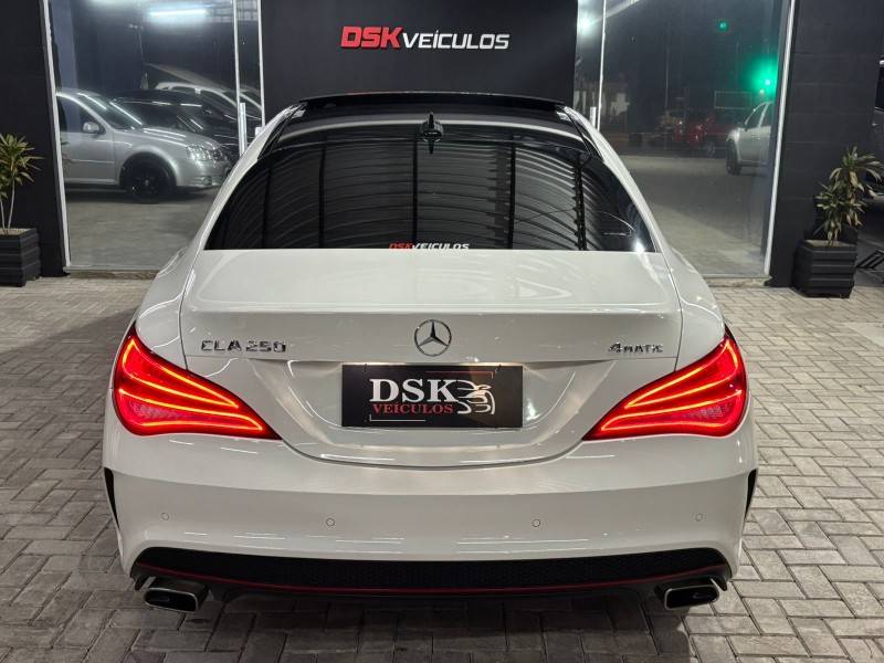 MERCEDES-BENZ - CLA 250 - 2015/2015 - Branca - R$ 145.900,00