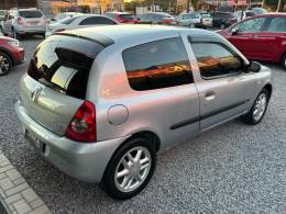 RENAULT - CLIO - 2006/2006 - Prata - R$ 19.900,00