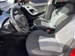 PEUGEOT - 208 - 2013/2014 - Vermelha - R$ 37.900,00