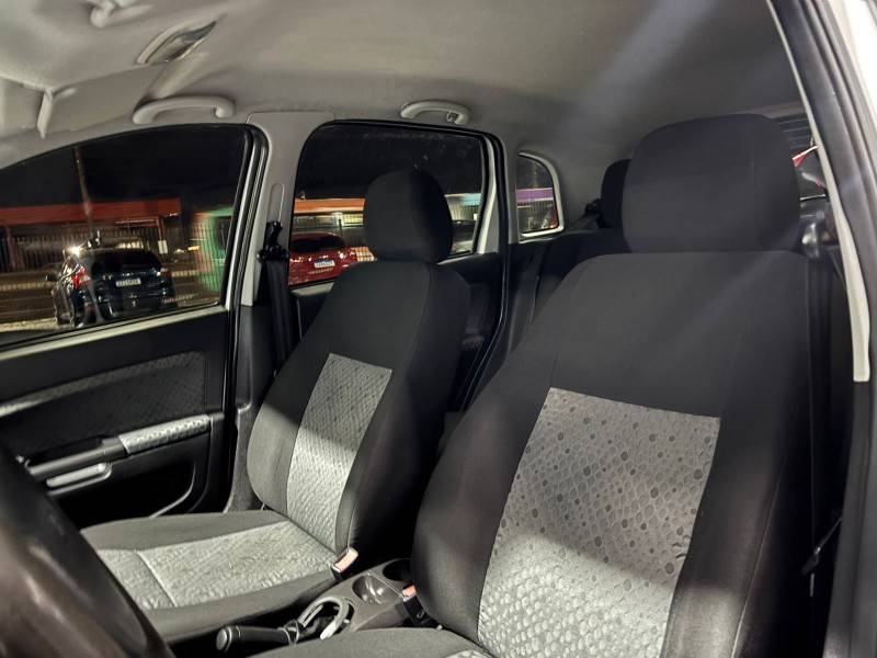 FORD - FIESTA - 2014/2014 - Branca - R$ 37.900,00