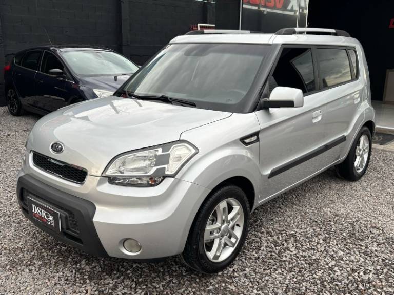 KIA MOTORS - SOUL - 2010/2010 - Prata - R$ 41.900,00
