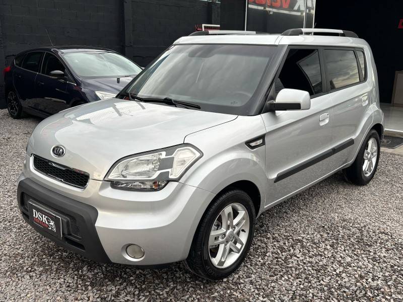 KIA MOTORS - SOUL - 2010/2010 - Prata - R$ 41.900,00