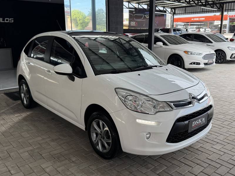 CITROËN - C3 - 2017/2018 - Branca - R$ 49.900,00