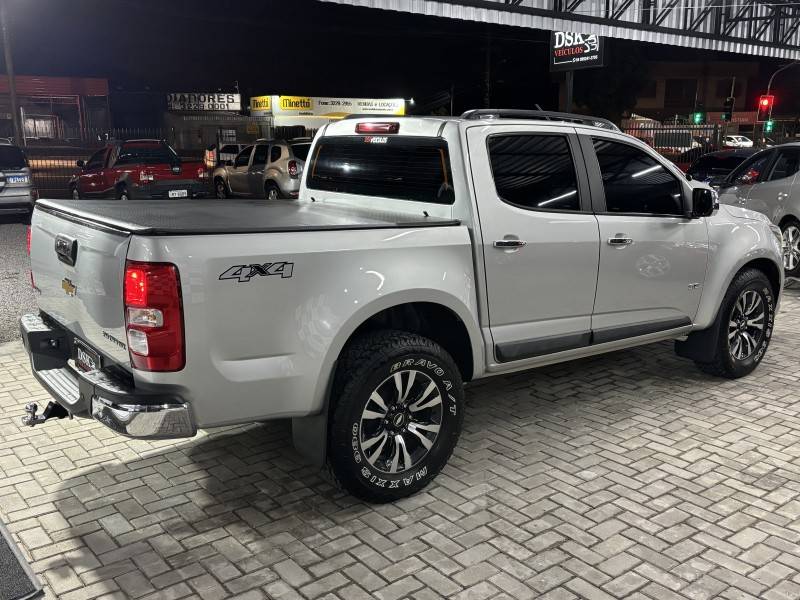 CHEVROLET - S10 - 2017/2018 - Prata - R$ 154.900,00