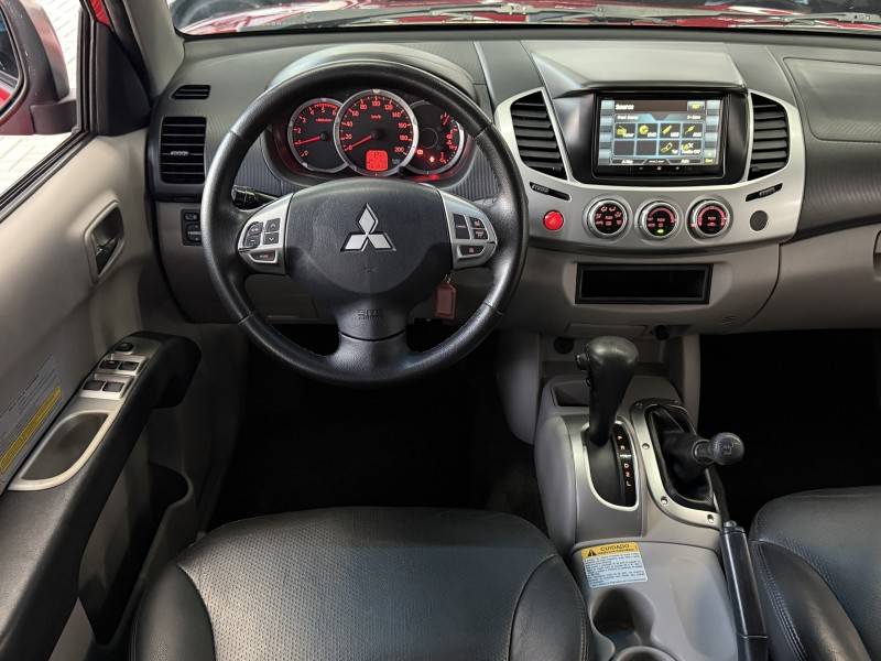 MITSUBISHI - L200 TRITON - 2012/2012 - Vermelha - R$ 109.900,00