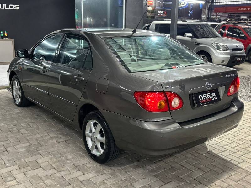 TOYOTA - COROLLA - 2006/2006 - Cinza - R$ 38.900,00